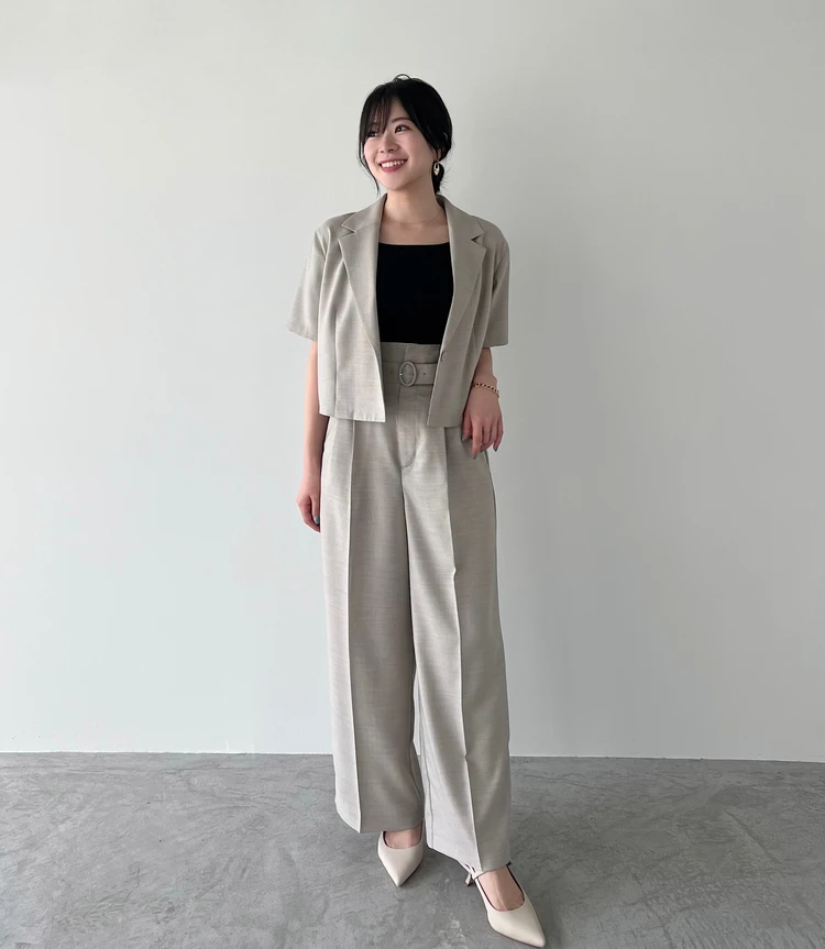 美品 stola. ストラ 単品使い可 ジレ パンツ セットアップ ベージュ 美品 stola ストラ 単品使い可 ジレ パンツ セットアップ