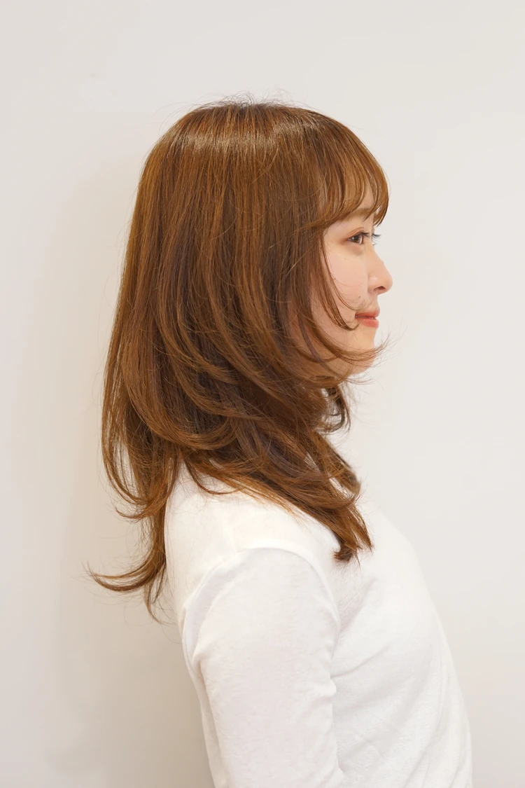 30代髪型・ミディアムのサイド