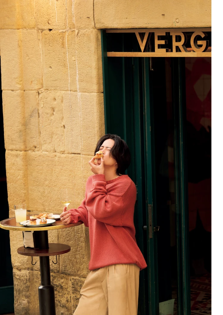 お酒を飲む菊池風磨