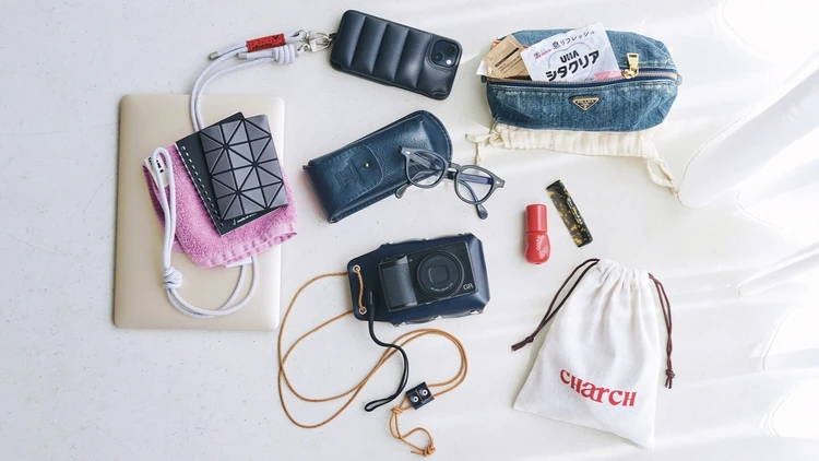 【PRプロデューサー 栗原蒼さんのバッグの中身】記者会見や新商品発表会で登壇する日のお役立ちアイテムとは?