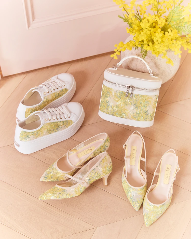 DIANA ダイアナ　ミモザ　夏 花柄刺繍 オープントゥシューズ 23.5 新品 ダイアナ】「国際女性デー」に合わせ、ミモザのブーケをモチーフ