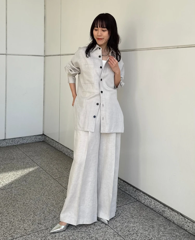 アンクレイヴ　リヨセルライトリネン BIGシャツ＆リヨセルライトリネン ワイド トラウザー　プレス着用画像