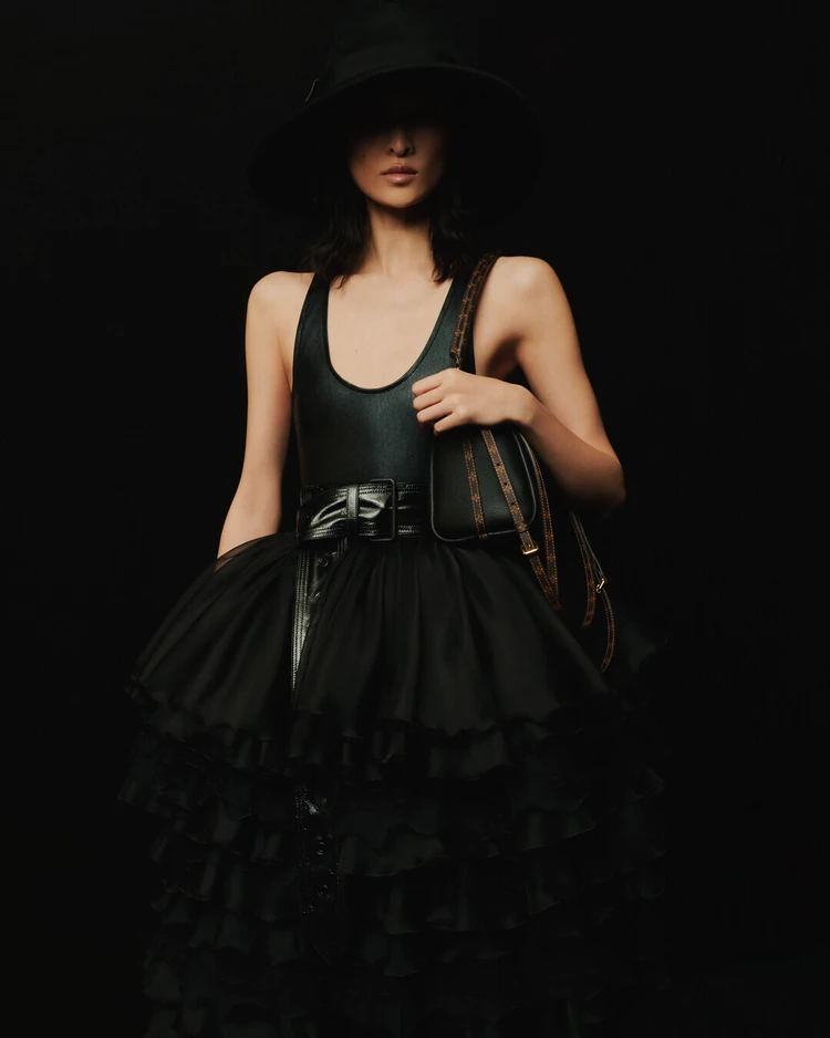 ルイ·ヴィトン 新作シグネチャーバッグ「エクスプレス」モデルカット