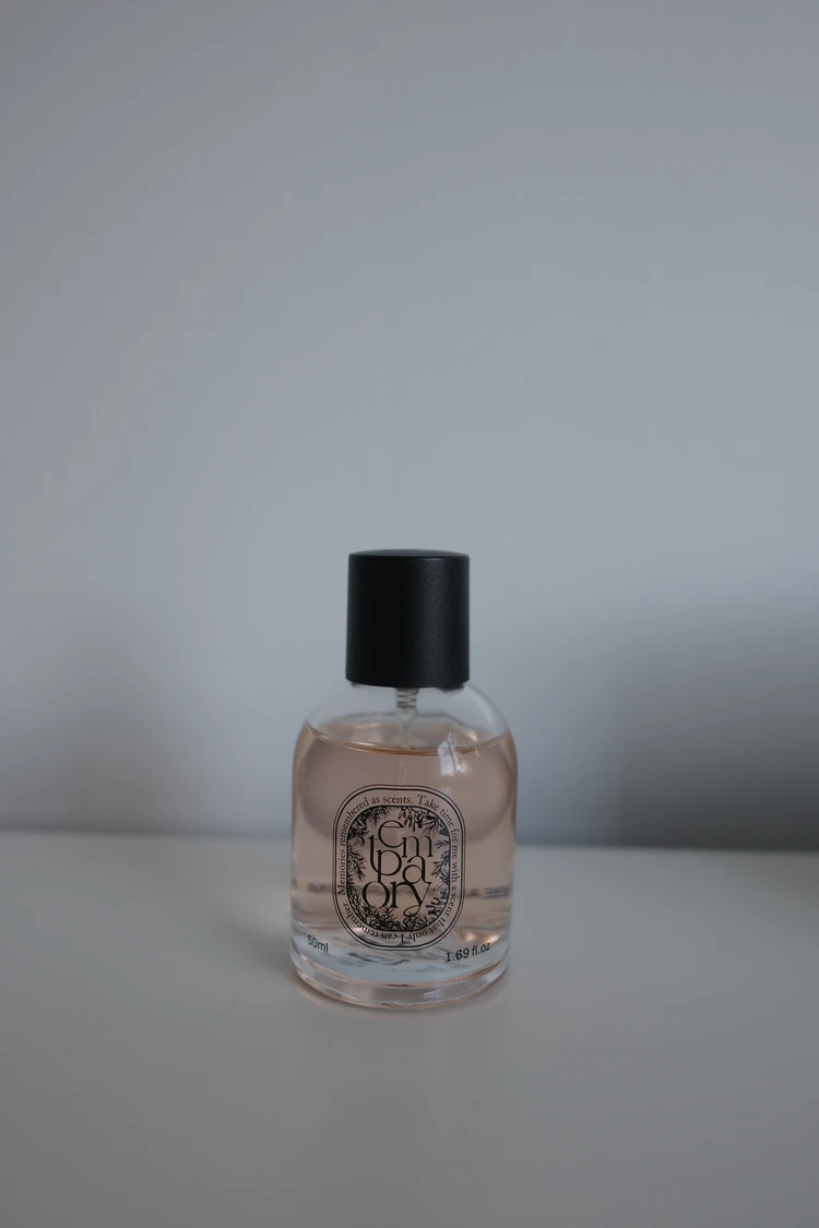 軽やかにまとえる韓国フレグランス｜シャツコーデの日に使いたいTEMPORARY“Mon Paris Floral”_2_1
