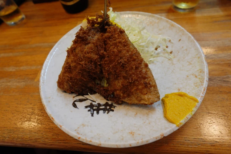 【沼津港グルメ】2時間待ちの人気店「にし与」であじたたき丼＆アジフライ！静岡日帰り旅_5