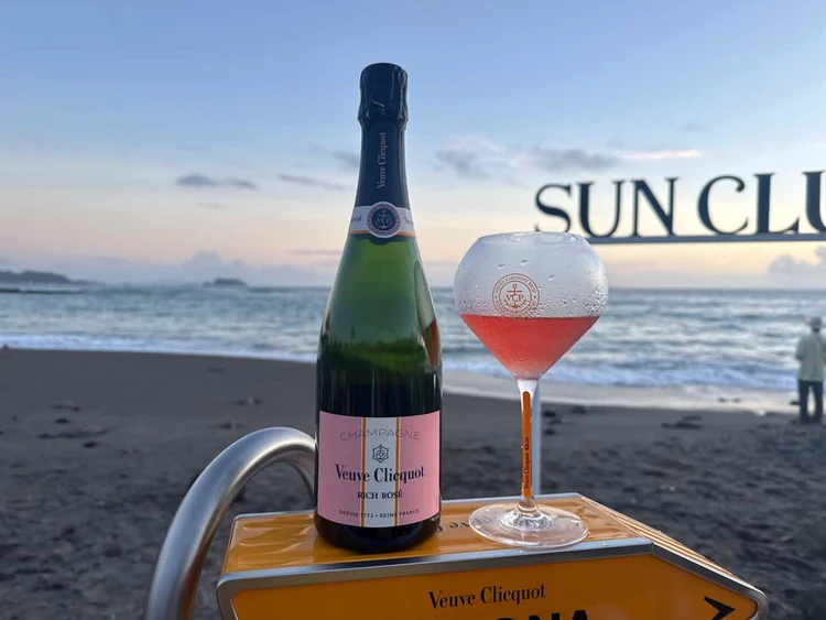 【期間限定】海辺で楽しむヴーヴ•クリコ SUN CLUBへ！_6