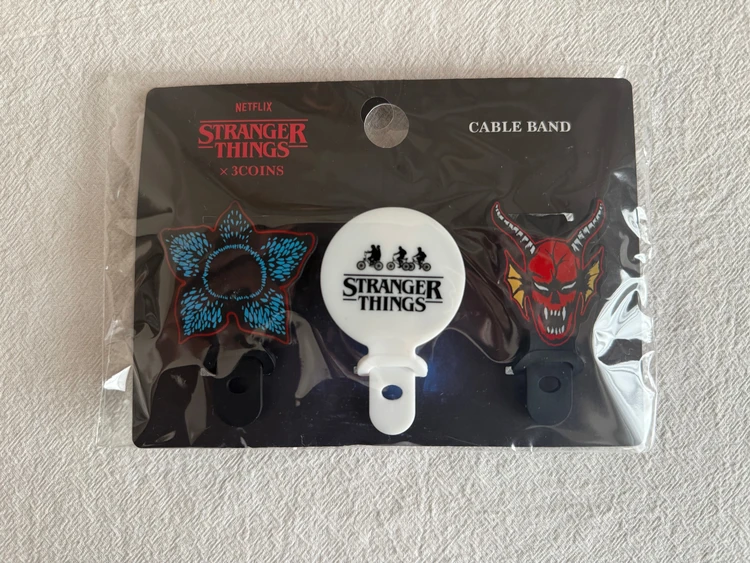 スリコ×ストシン ケーブルバンドのパッケージ