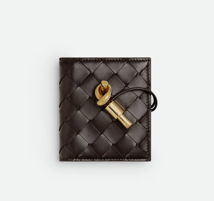 「Bottega Veneta(ボッテガ・ヴェネタ)」の「フラップ カードケース」