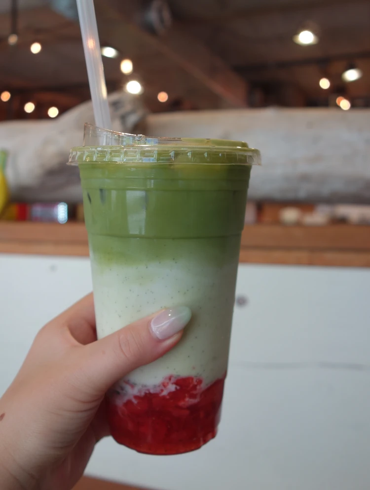 【今月のネイル】海外でトレンドの『ストロベリー抹茶ラテ』ネイルが旬！_1