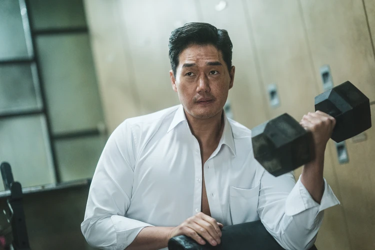 ヴィジランテ 刑事チョ・ホン役のユ・ジテ