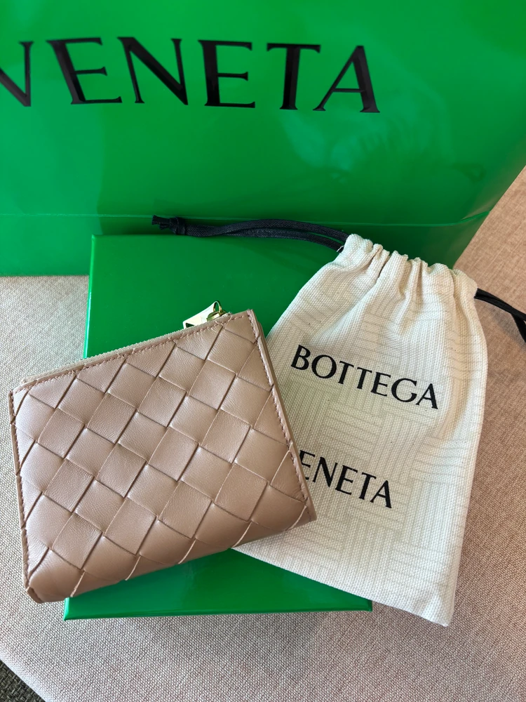 30代OLが持つ飽きのこないブランド財布#Bottega Veneta_3