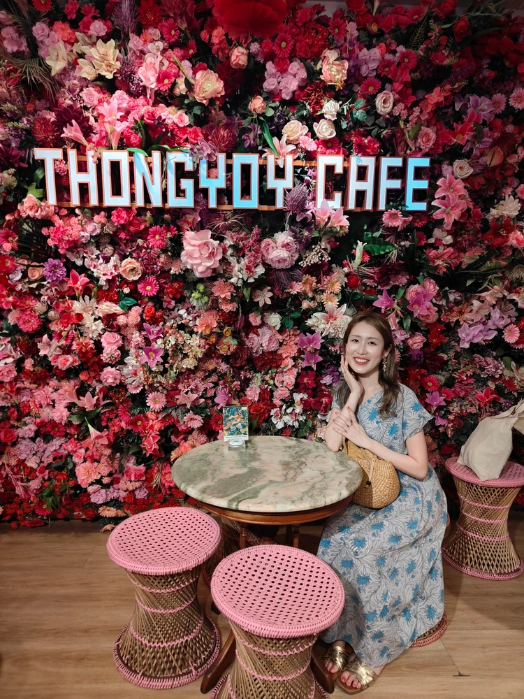 タイ　バンコク　アーリー　カフェ　おしゃれ　伝統スイーツ　THONGYOY CAFE　写真　映え　フラワー