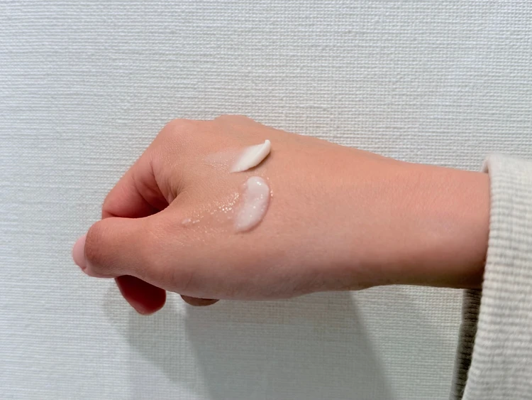 BIOHEAL BOH 3Dリフティングクリームとコラーゲンリモデリングクリームのテクスチャ比較