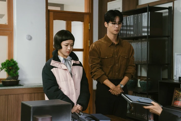 【働く30代におすすめの韓国ドラマ】“視聴する体力”が落ちている時も観やすい！ 1話30分の青春コメディ『ロマンスの絶対値』