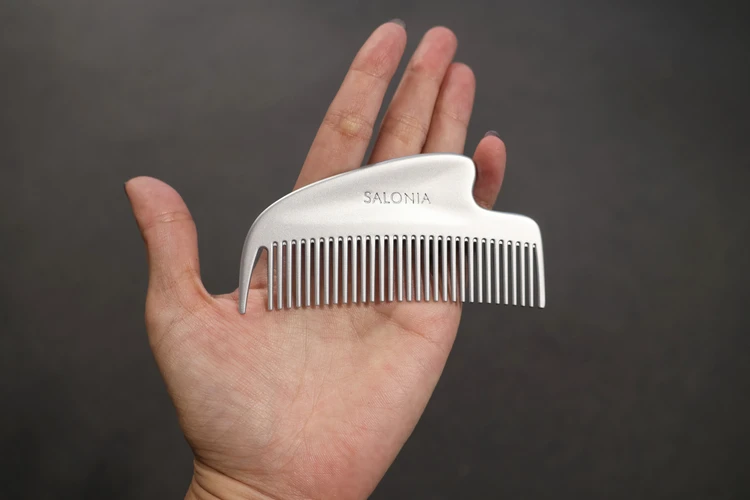 【SALONIA】新発売のカッサコームで美髪！…だけでなく美顔に!?【2025年最新】_4