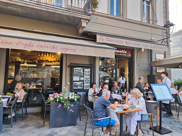 イタリア　アオスタ　レストラン　グルメ　La Grenette