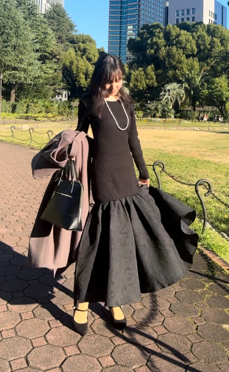 マーメイドラインが美しいBIRTHDAY BASH（バースデイバッシュ）のブラックワンピース_2