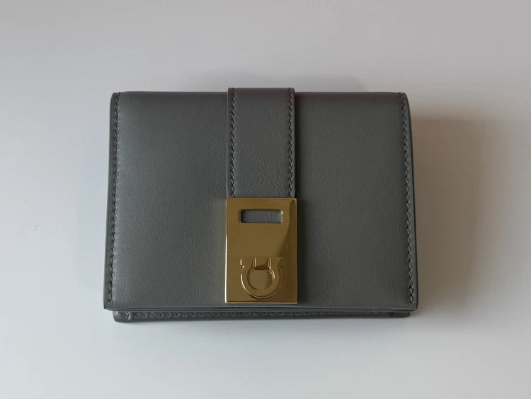 FERRAGAMO（フェラガモ）の二つ折り財布