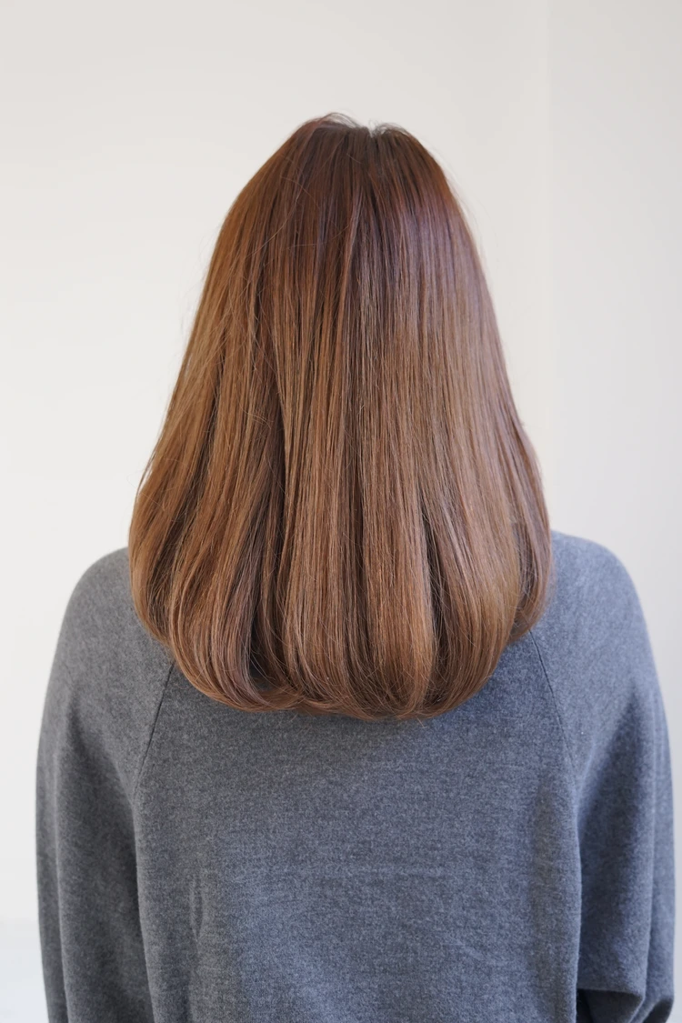 30代髪型・ミディアムのバック