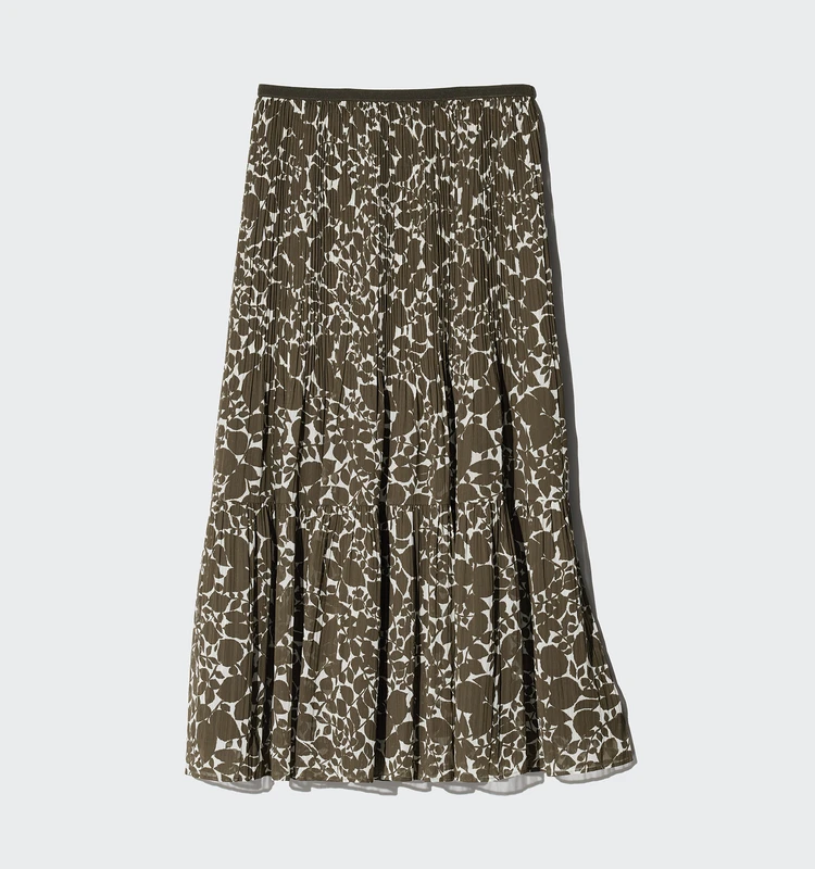 ユニクロ新作のシフォンティアードスカート