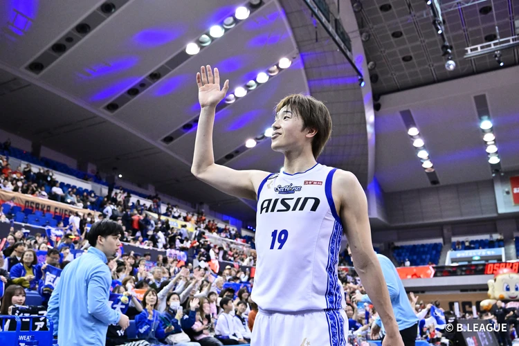 シーホース三河西田優大選手全身