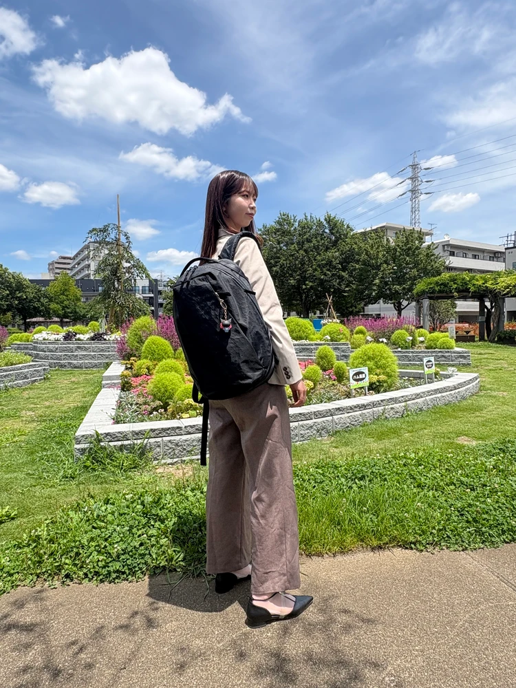 【きれいめ派の通勤リュック】まるで、無重力バッグ！？通勤時間が長い私が選んだAble Carry_4