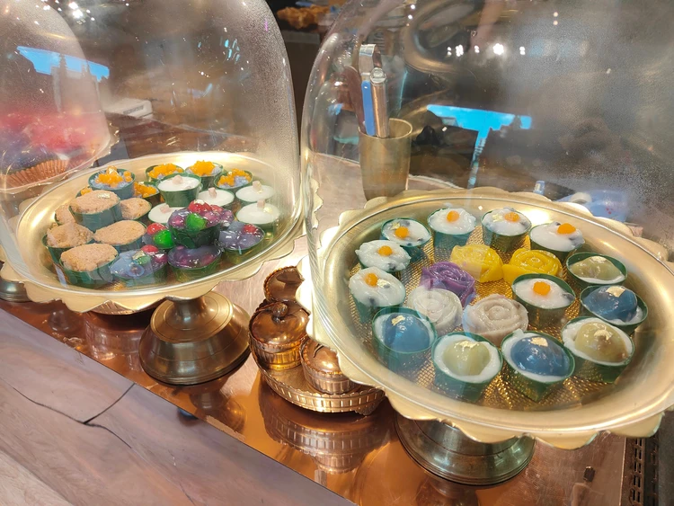 タイ　バンコク　アーリー　カフェ　おしゃれ　伝統スイーツ　THONGYOY CAFE