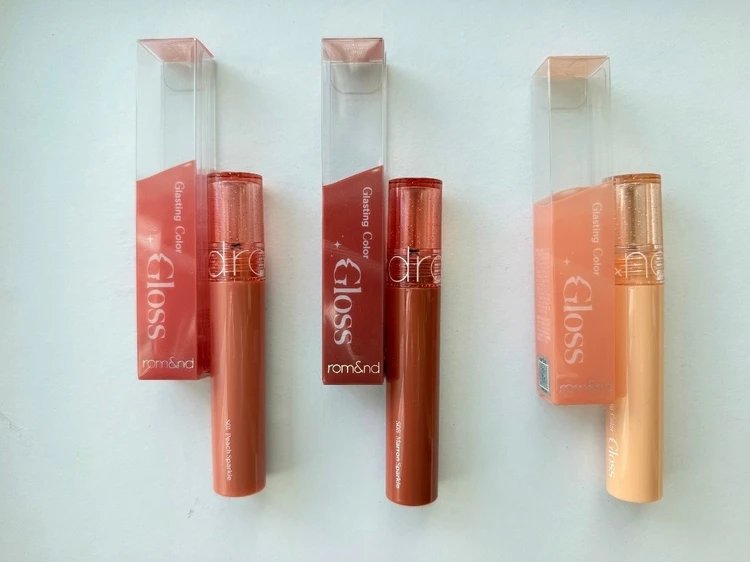 オフィス使いにおすすめのrom&ndグラスティングカラーグロス