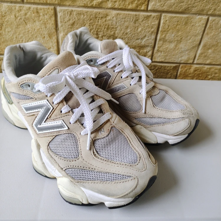 愛用ミュートスニーカー“New Balance 9060”   |  １年間履いた感想&オススメコーデを紹介！_1