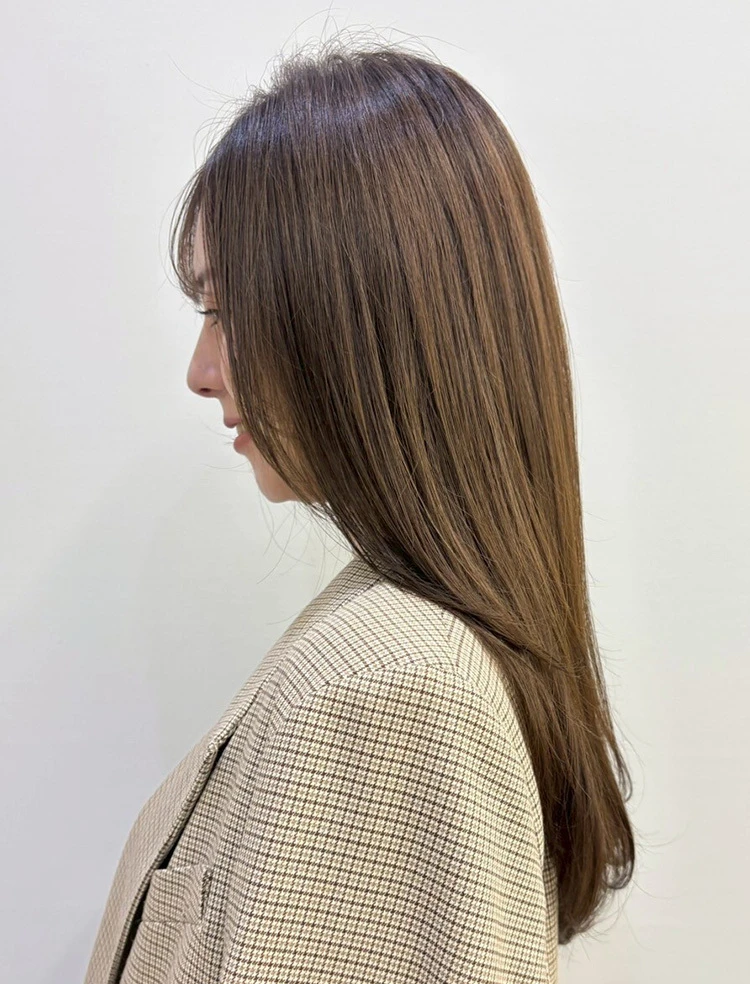 こっくりとした秋色らしいオリーブカラー　サイド