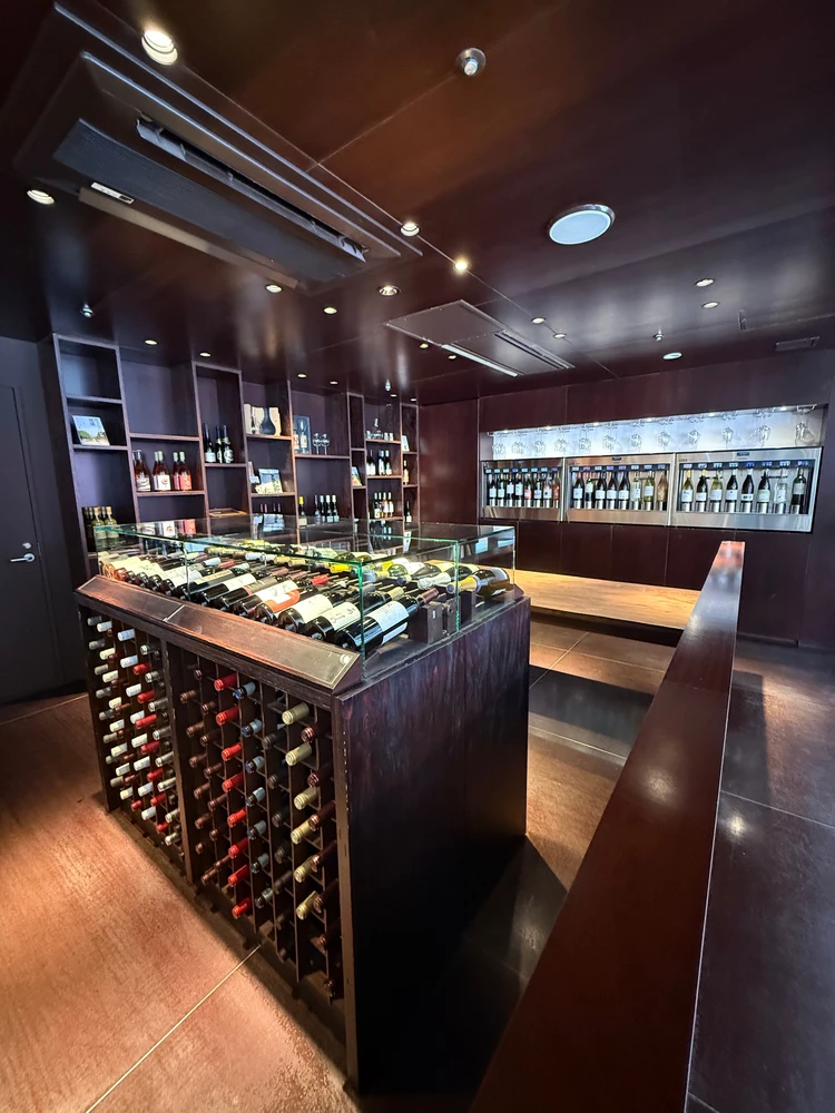 八ヶ岳ワインハウスでは24種が試飲可能！