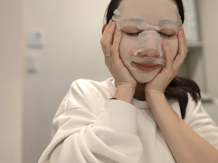 毎日の化粧水代わりにシートマスクを使っています