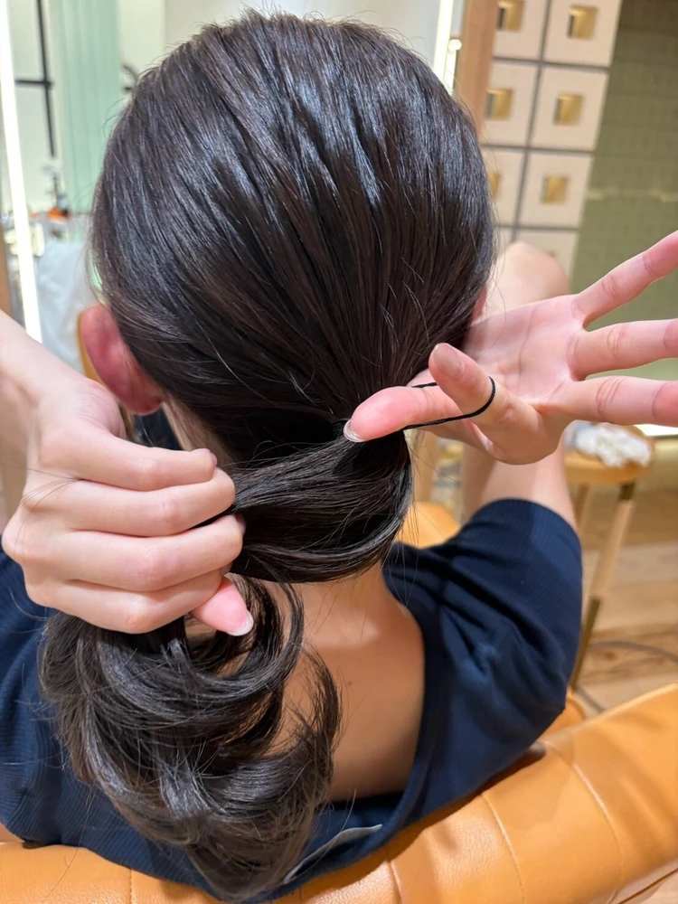 30代髪型・ロングのヘアアレンジプロセス 1