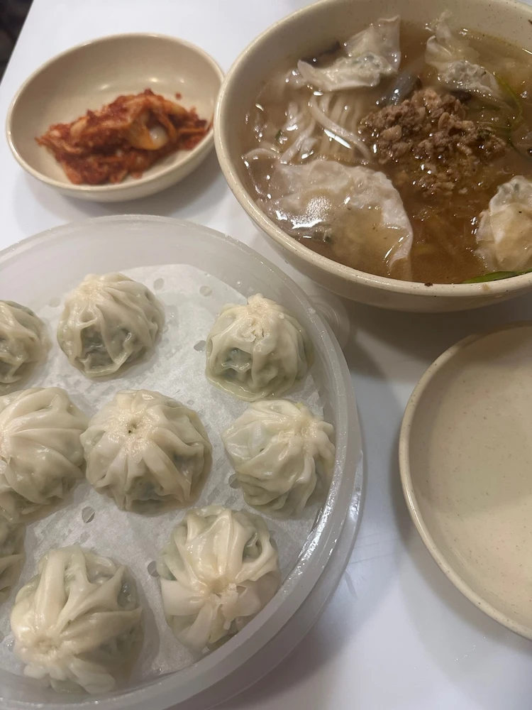 明洞餃子のカルグクス