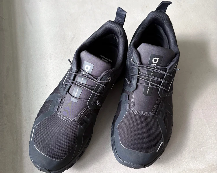 デザイン・機能性◎『on』の『Cloud 6 Waterproof』が秋の足元にベスト_2