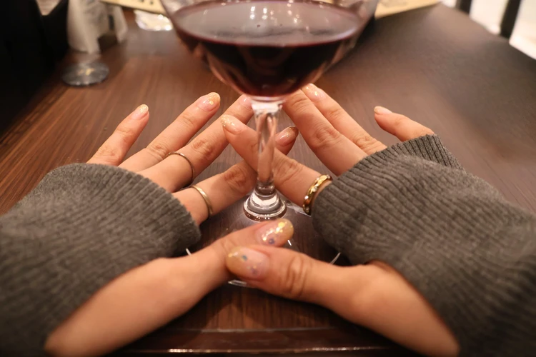 【2025-26年冬】手元が華やぐおすすめシャンパンネイル2選【ゴールド&シルバー】クリスマスver._3