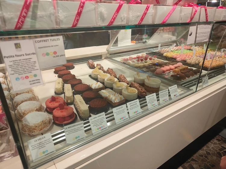 レ・アル・デ・リヨン・ポール・ボキューズ Les Halles de Lyon Paul Bocuse