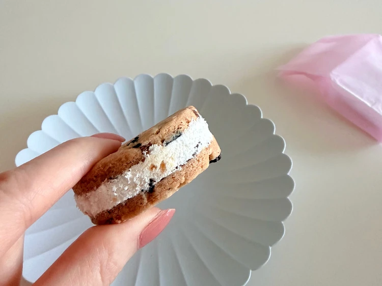 ソイバターサンド　断面　豆乳クリーム　グルテンフリースイーツ