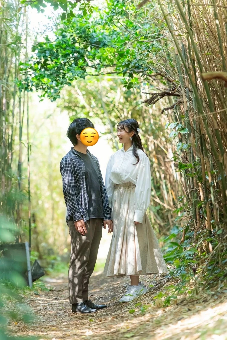 城ヶ島前撮り グリーンのトンネル カップルフォト 新郎新婦