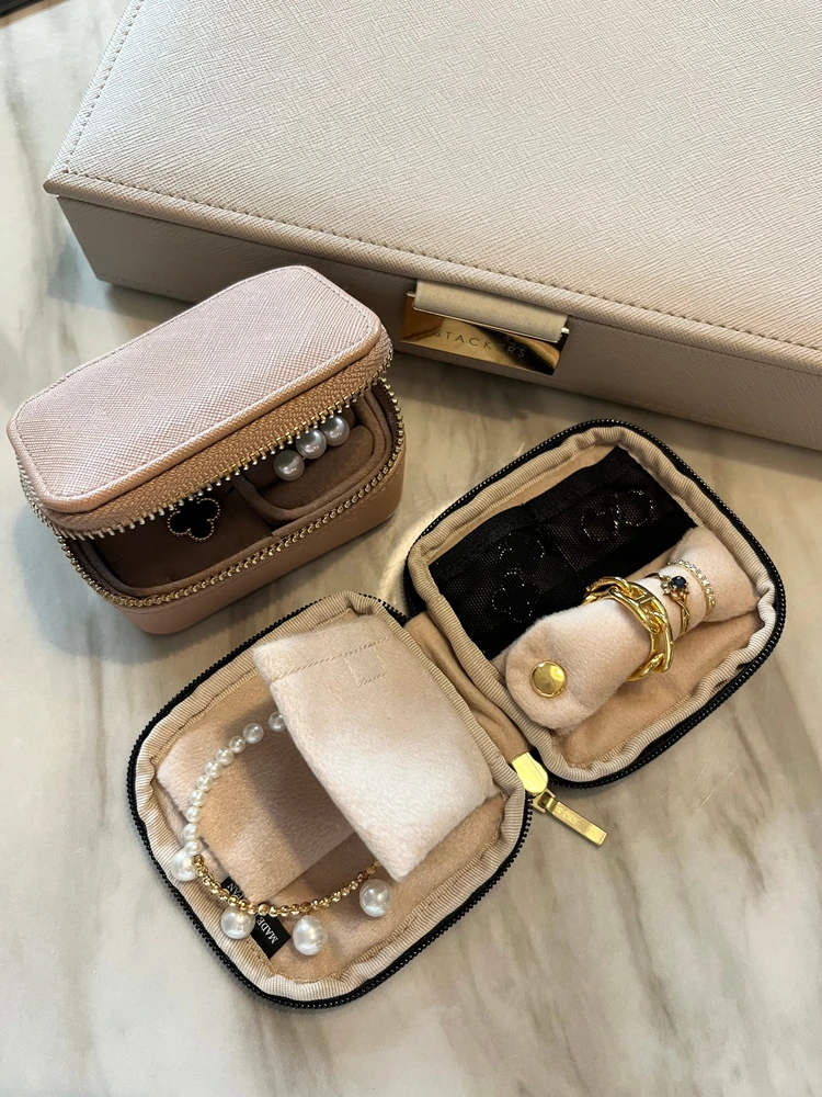 旅行やお出かけに!ジュエリーポーチは日本発ポーチブランドARTISAN&ARTIST(アルティザン&アーティスト)が最高だった!_2