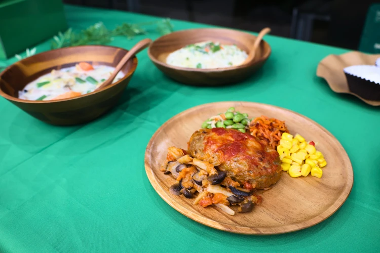 急な出張で冷蔵庫が空っぽ…。ナッシュの宅配食で『また外食…』の罪悪感にさようなら!?_1