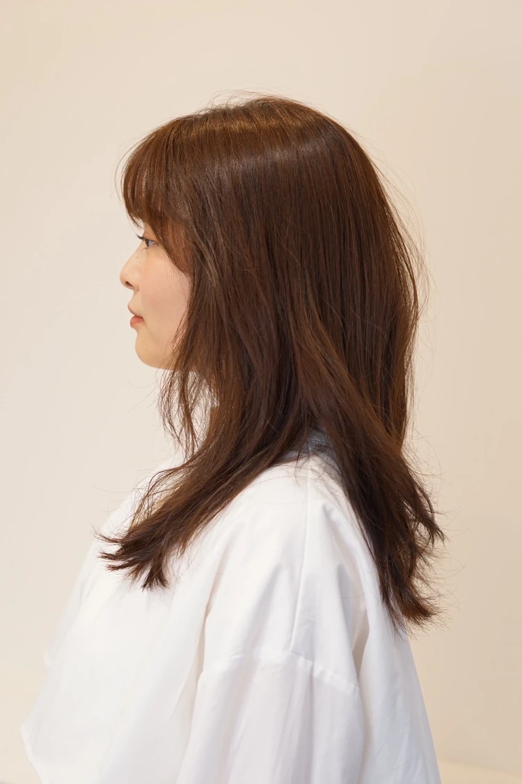 30代髪型・ミディアムのサイド
