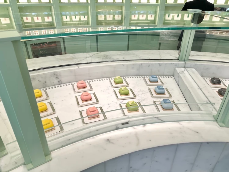 ケーキはどれもかわいいです