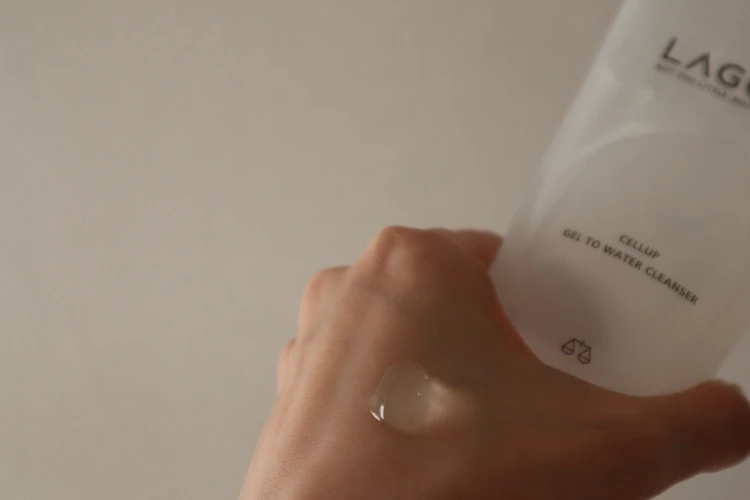 30代　ミドサー　落とす　ケア　クレンジング　洗顔　朝　LAGOM　ラゴム　ジェルトゥウォーター　クレンザー　人気　愛用　リピート　泡立て　不要　つっぱらない