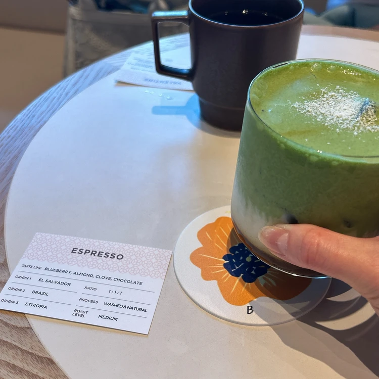 WOOD BERRY COFFEE×ボーイフレンドコラボ商品「ホワイトチョコレート抹茶クラウディ」