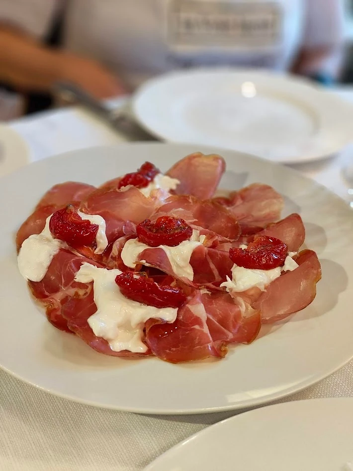 イタリア　アオスタ　レストラン　グルメ　La Grenette　生ハム