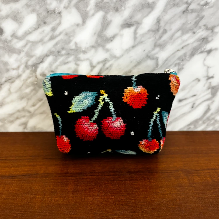 【愛用コスメONLY】30代OL持ち歩きポーチの中身公開♡韓国コスメ&個人的ベスコス_1