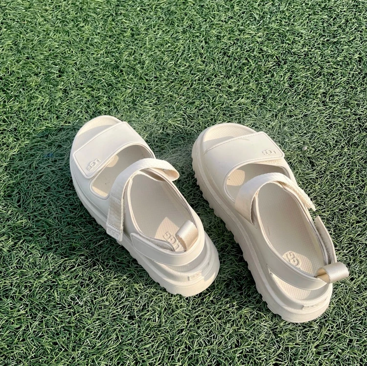 歩きやすくて大活躍のスポサン!【UGG(アグ)】GoldenGlow(ゴールデングロウ)_1