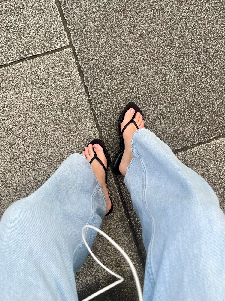 ZARA(ザラ)で見つけた、この夏取り入れたいヒールトングサンダル_2