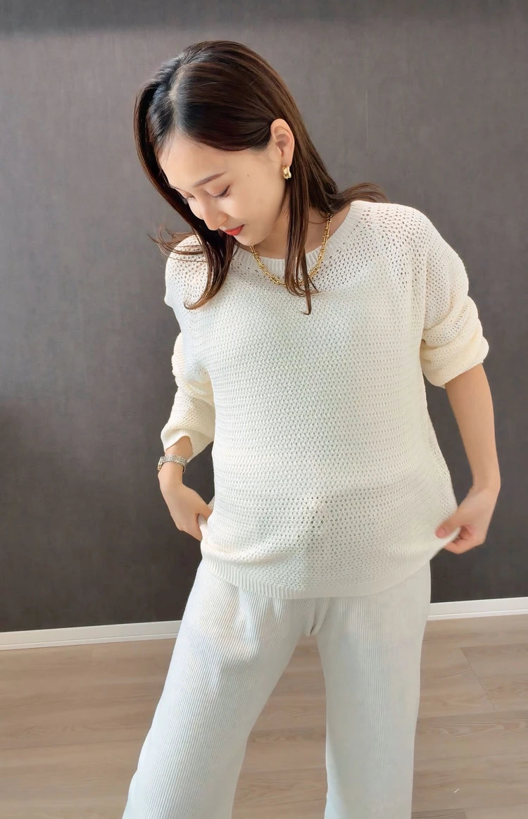 【UNIQLO】3Dメッシュクルーネックセーター着用 / White